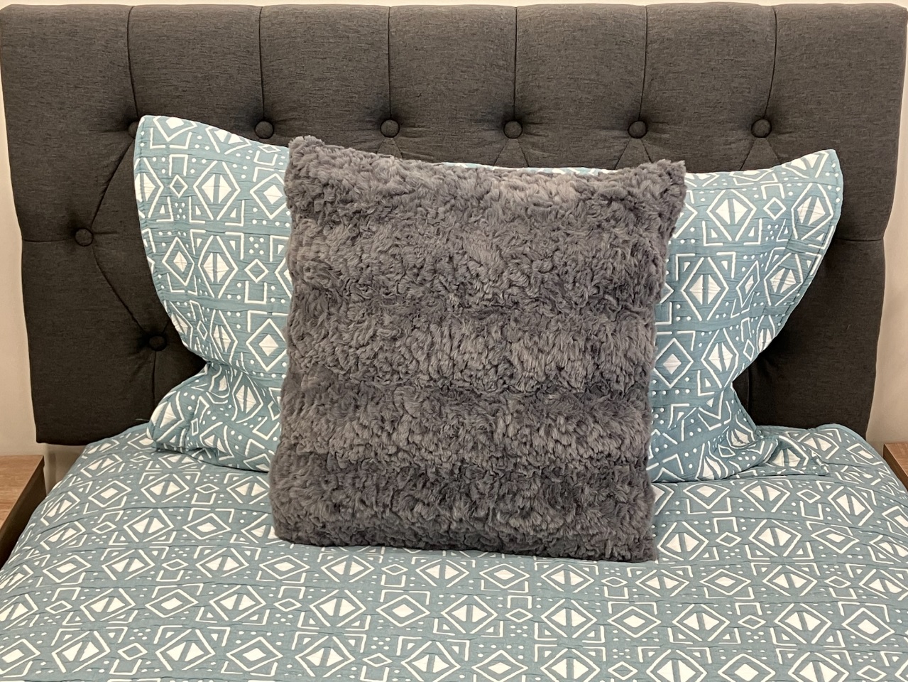 Cushion Winter Wolf Dark Grey 45x45cm